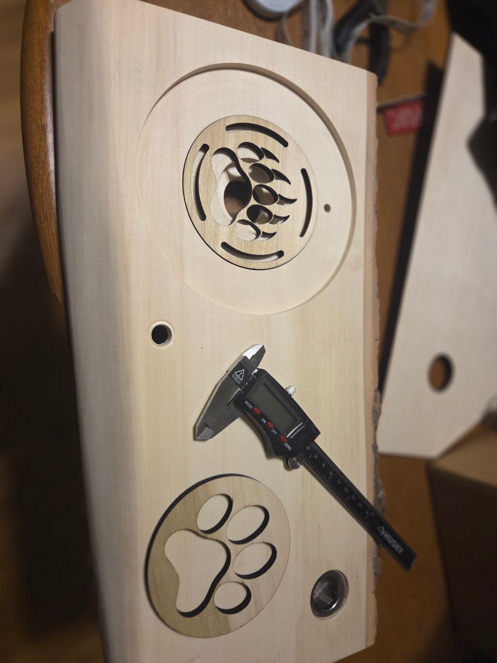 Hand-Tooled Whiskey Smoke Board – Customizable Cocktail Smoker